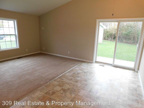 4th image of 109 N Balagna Ct