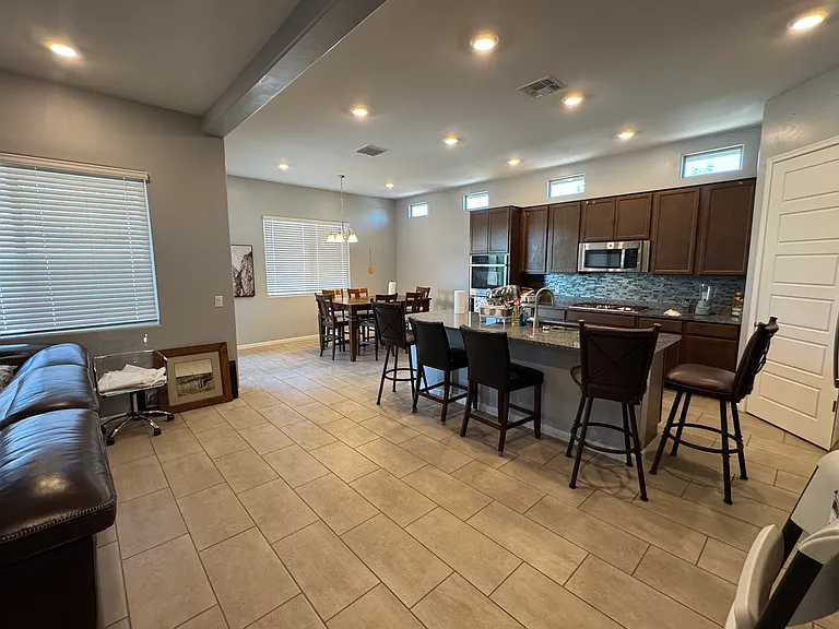 12445 N Appling Ave — Photo 4