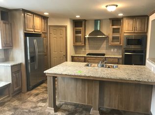 5249 Coventry Dr, Holly, MI
