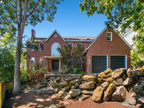 13825 Melrose Pl, Lake Oswego, OR 97035