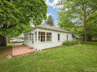 9512 Portage Lake Ave, Pinckney, MI 48169