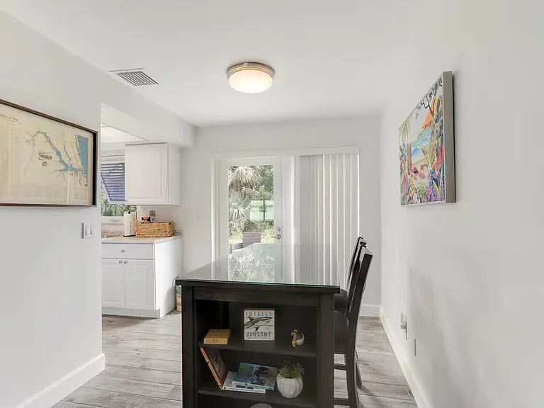 1519 Treemont Ave — Photo 4