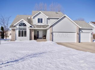 2143 Rose Creek Dr S, Fargo, ND 58104