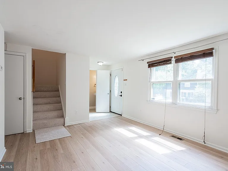 3048 Silent Valley Dr — Photo 10