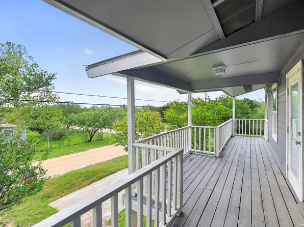 414 MEDINA DR, Bandera, TX 78003