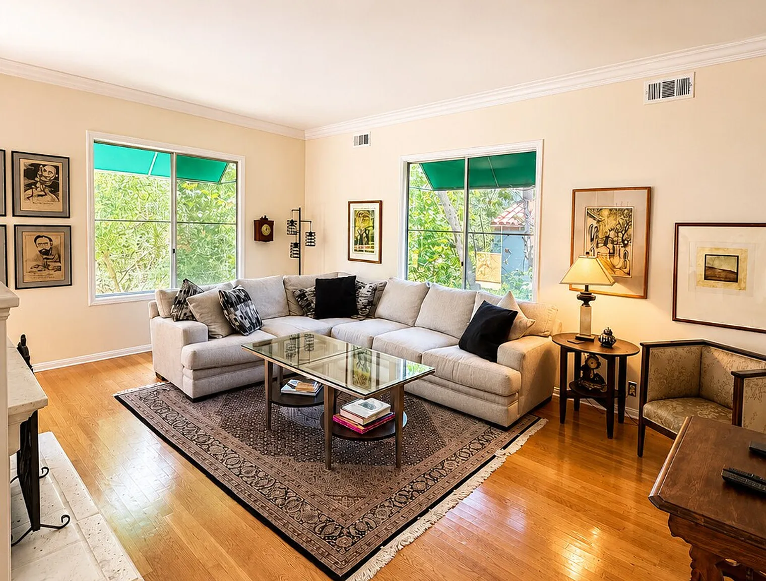 3 bed, 2.5 bath, $11,516 — Photo 1