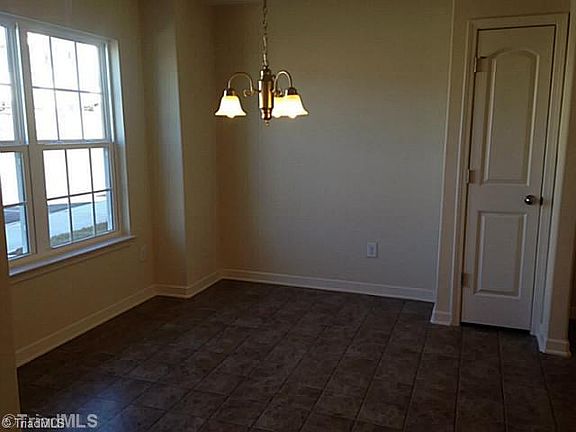 3rd image of 122 Swan Haven Ln