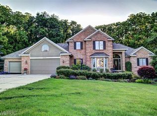 6085 Regal Dr SW, Grandville, MI 49418