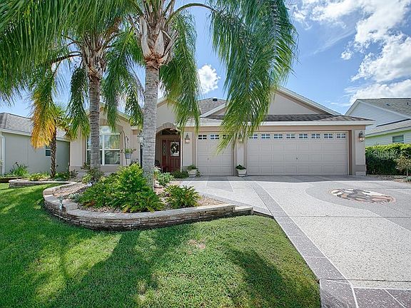 2nd image of 926 Castlehill Dr