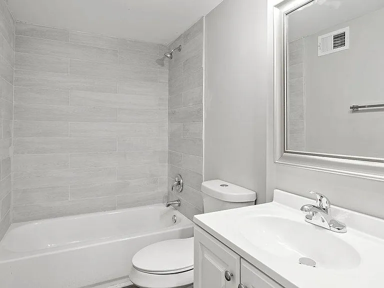 Balfour Chastain — Photo 23