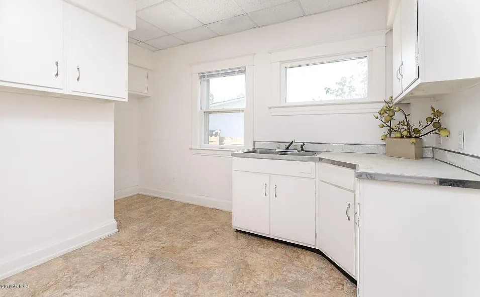 3 bed, 1603 sqft, $1,650 — Photo 3