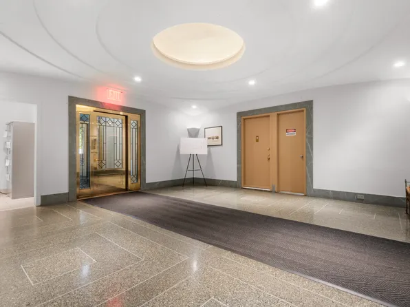 689 Ft Washington Avenue image 13 of 17