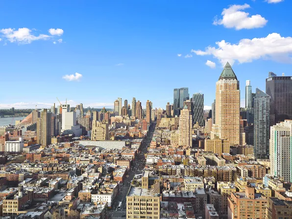 350 West 42nd Street image 3 of 10