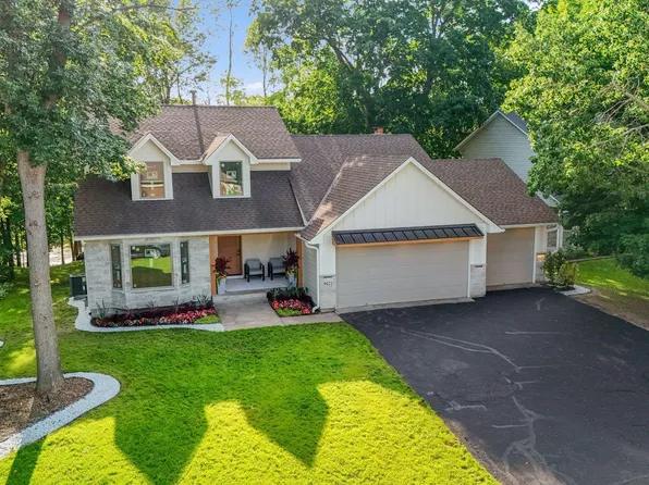 9421 Dallas Ln N, Maple Grove, MN 55369
