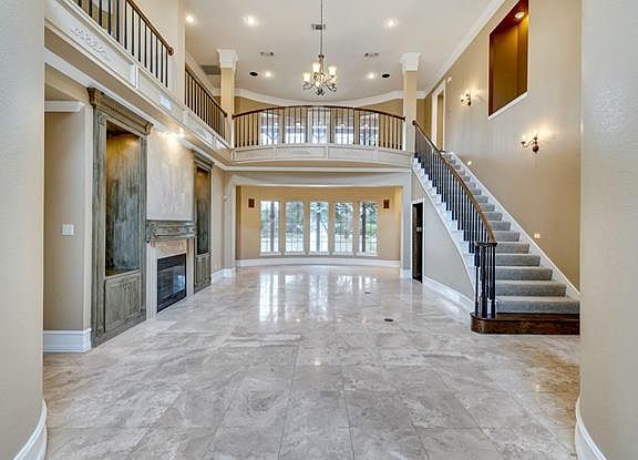 4th image of 6320 Skylark Cir