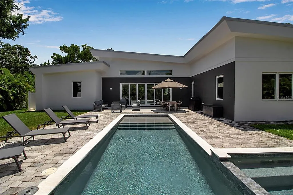 4 bed, 3.5 bath, 2731 sqft, $12,000 — Photo 3