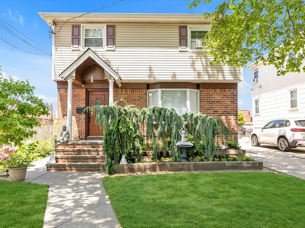 119-15 8th Ave, College Point, NY 11356