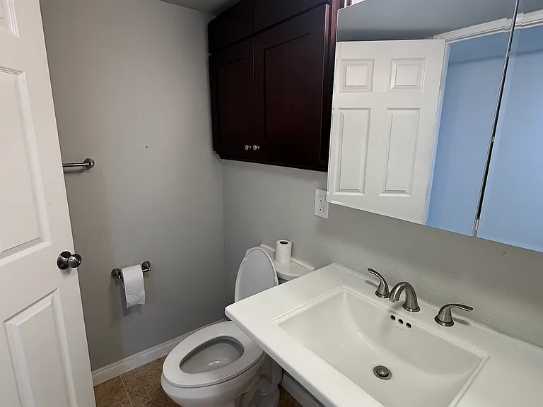 2339 Van Ness Ave #B — Photo 21