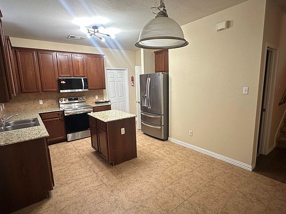 3rd image of 834 Red Fern Dr