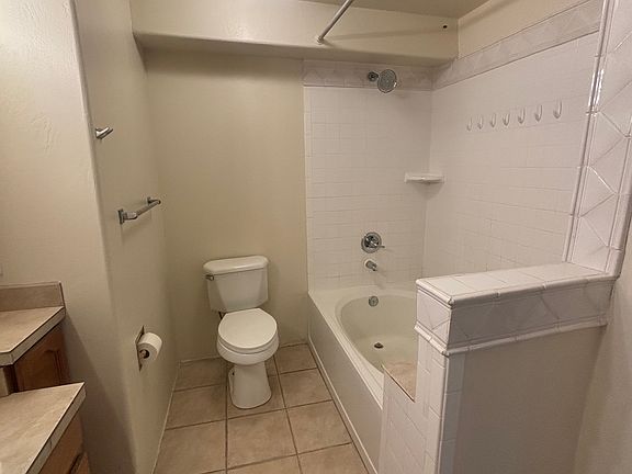 4th image of 909 Venice St