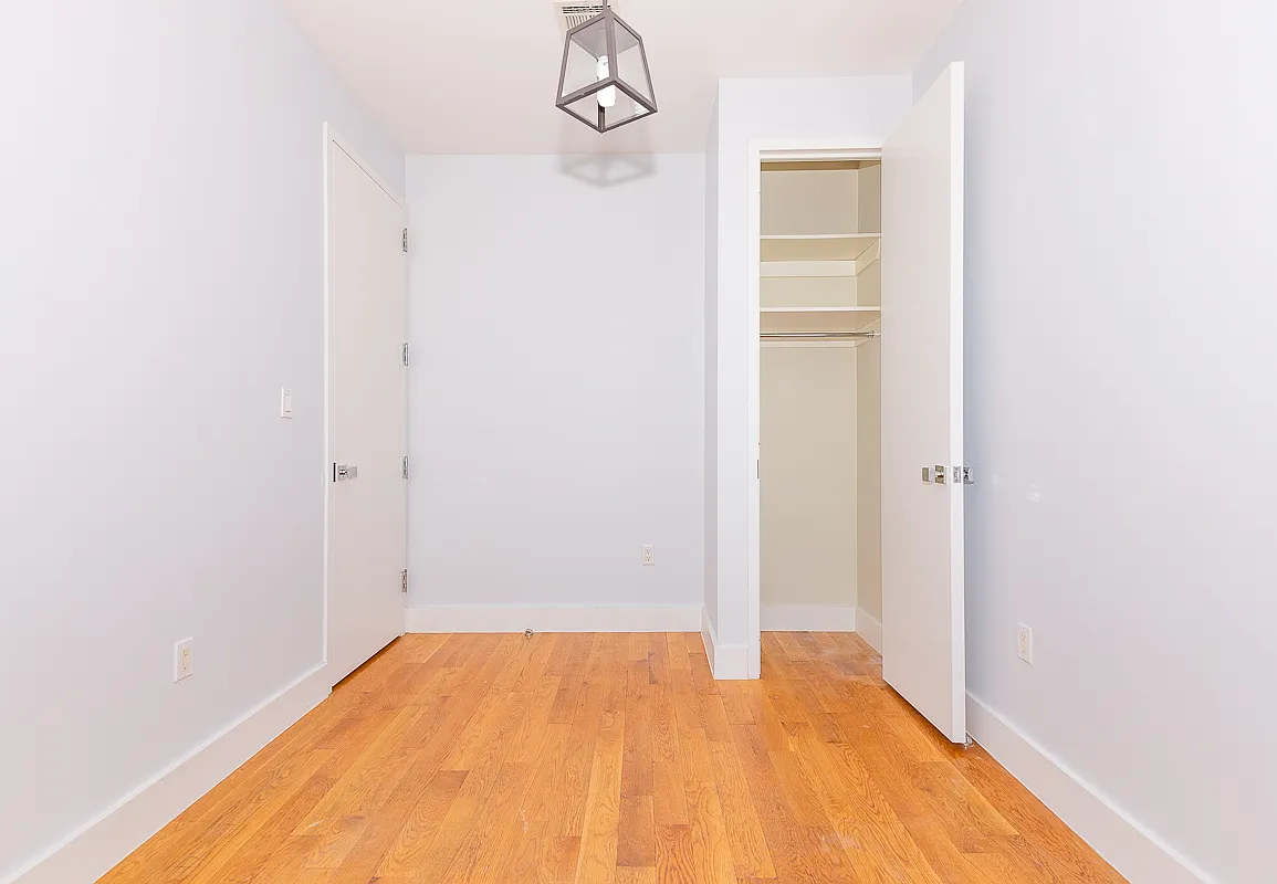 462 Pulaski Street — Photo 4