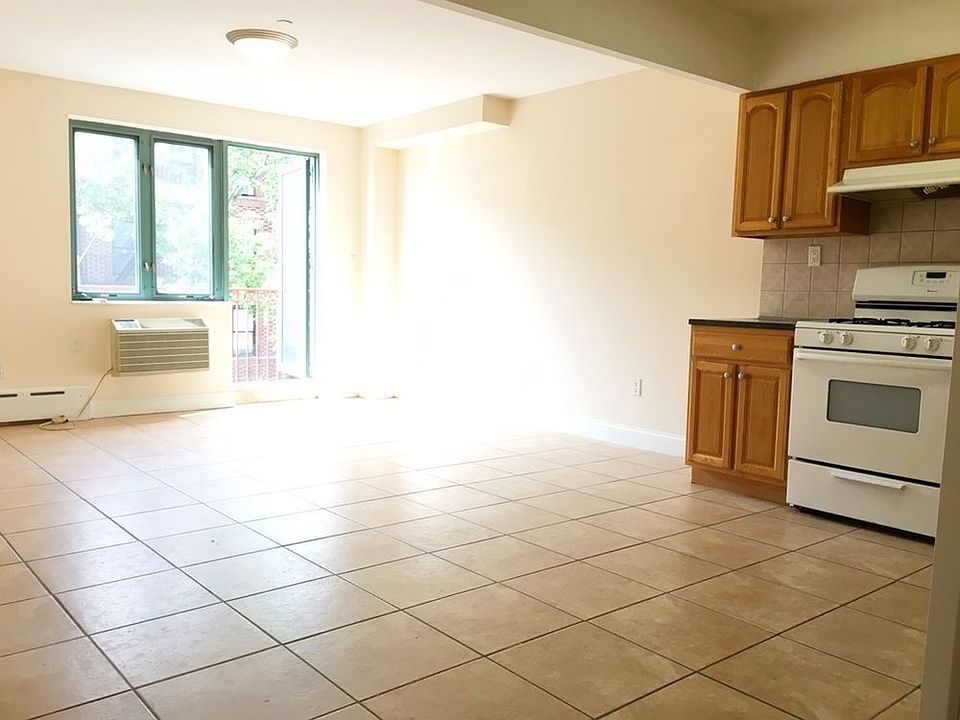 1st image of 2447 44th St Ste 3