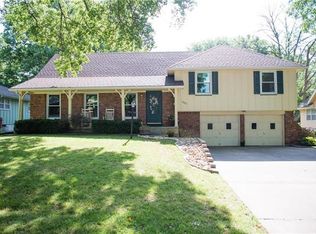 12821 Manchester Ave, Grandview, MO 64030