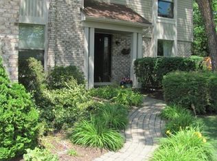 323 Fordcroft Dr, Rochester Hills, MI 48309