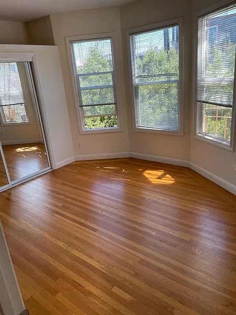 1750 Beach St APT 6 photo 1