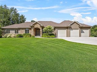 4317 Forest Ridge Dr, Green Bay, WI 54313