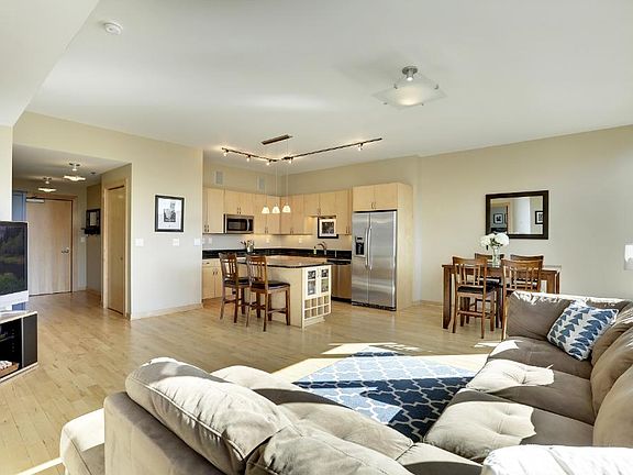 4th image of 215 10th Ave S Unit 428