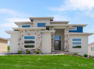 16777 S Twilight Ln, Olathe, KS 66062