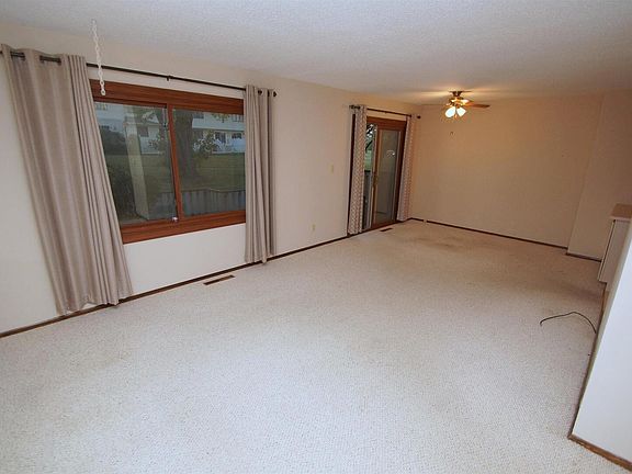 5th image of 3784 Cedarwood Ct
