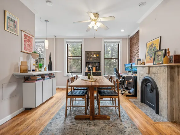 517 Clinton Street image 3 of 33