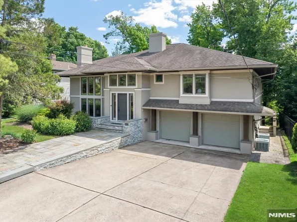 130 Van Nostrand Ave, Englewood Cliffs, NJ 07632