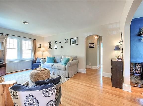 5th image of 5003 W Seminary Ave