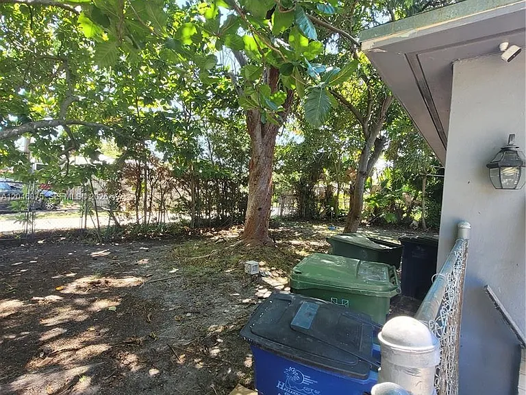 1132 Moffett St — Photo 29