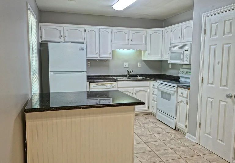 111 Scarlet Oak Cir — Photo 2