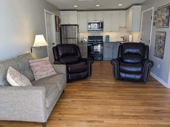 6 Hampton Dr, Weaverville, NC 28787