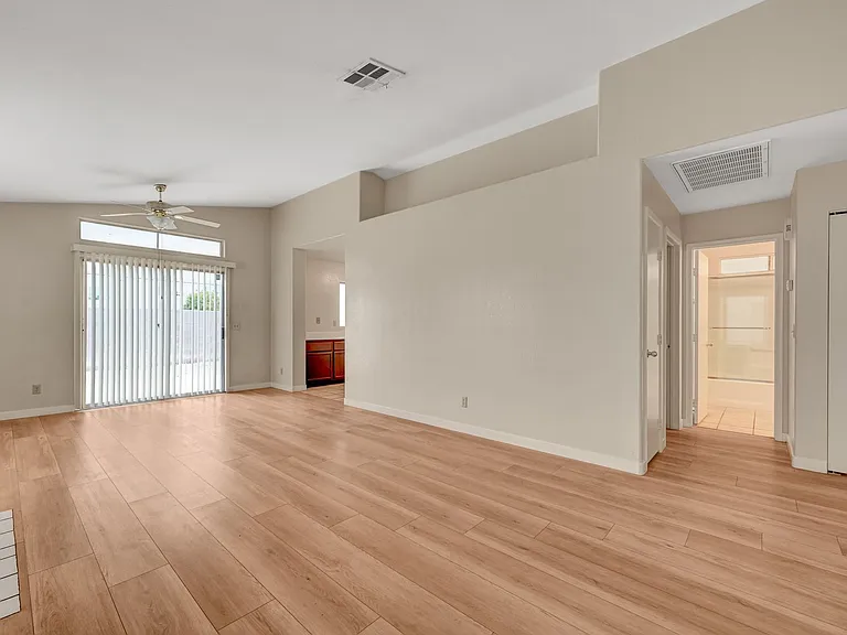 2092 Crowley Way — Photo 5