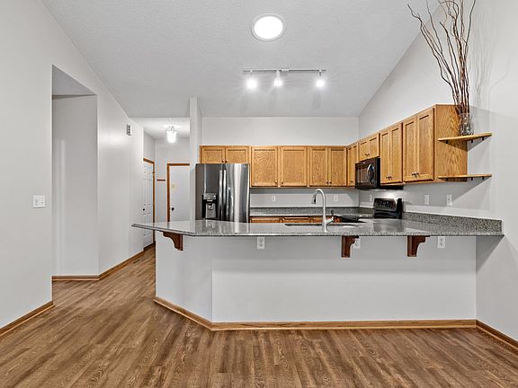 4th image of 437 Meadow Ln