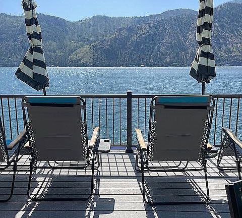 4th image of 2395 Lakeshore Dr