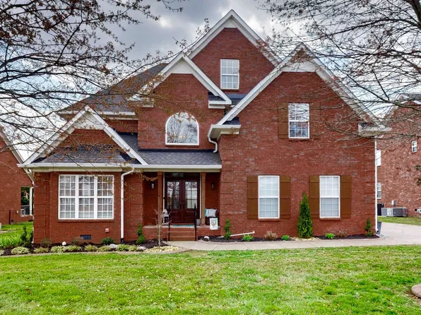 5411 Saint Ives Dr, Murfreesboro, TN 37128