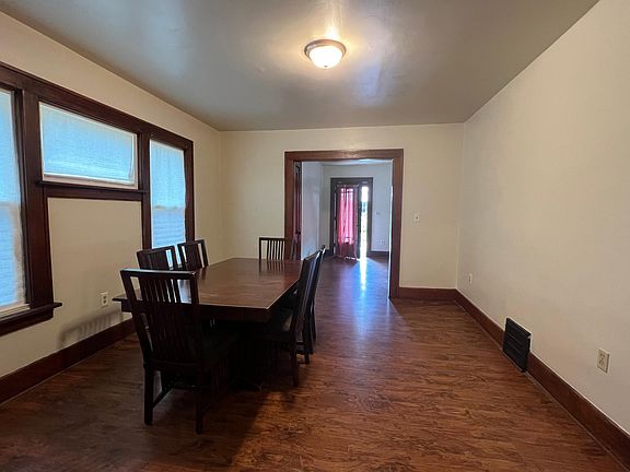 2nd image of 2602 Jackson Ave APT 1