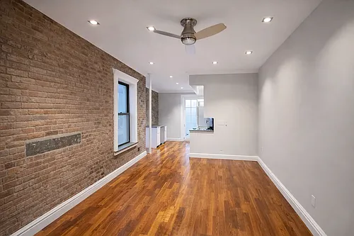 131 E 29th St #2E Photo 1