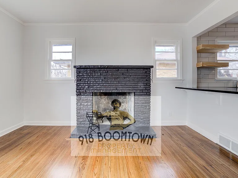 4819 E 37th Pl — Photo 5