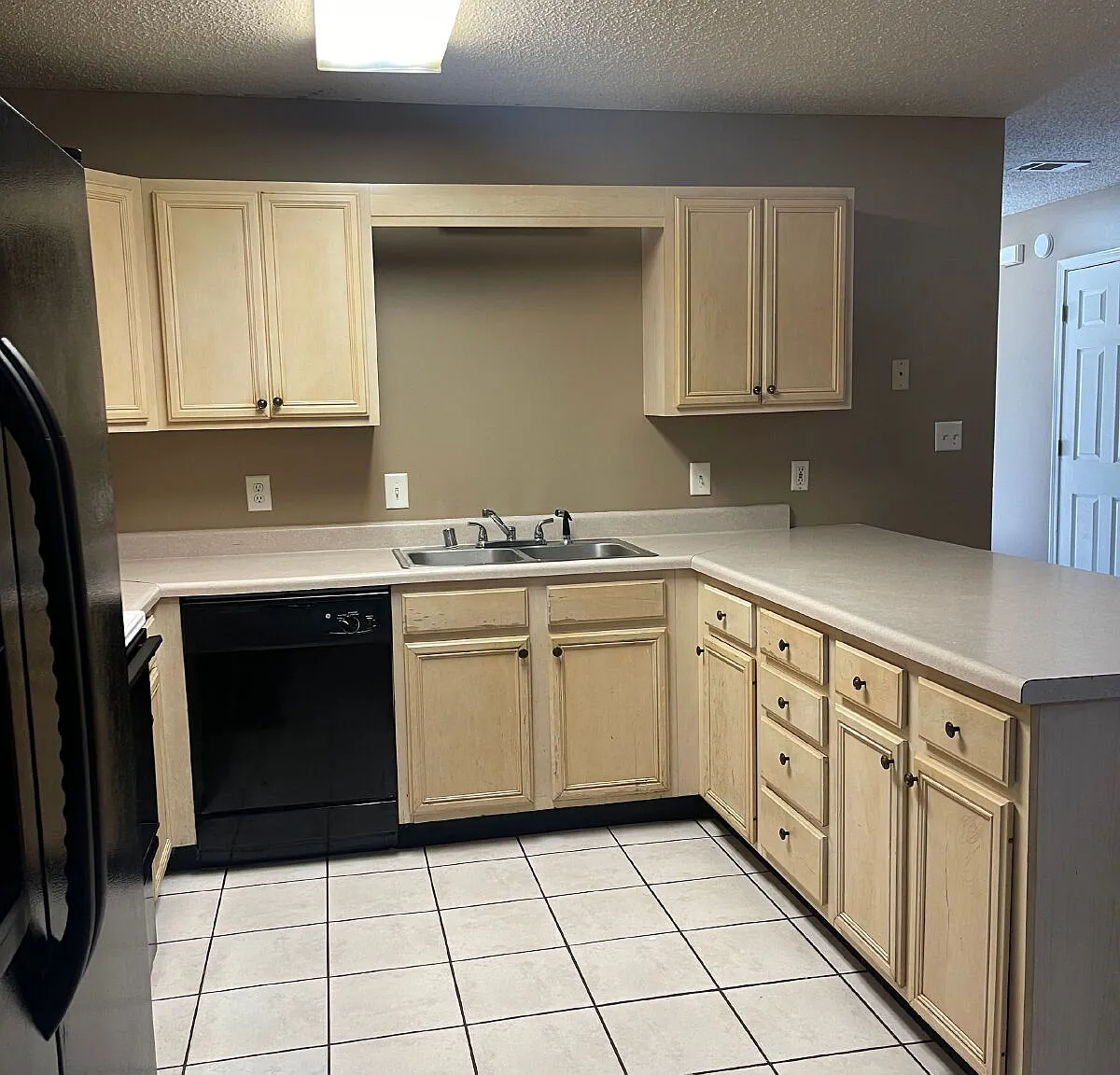 3 bed, 2.5 bath, 1220 sqft, $1,250 — Photo 2