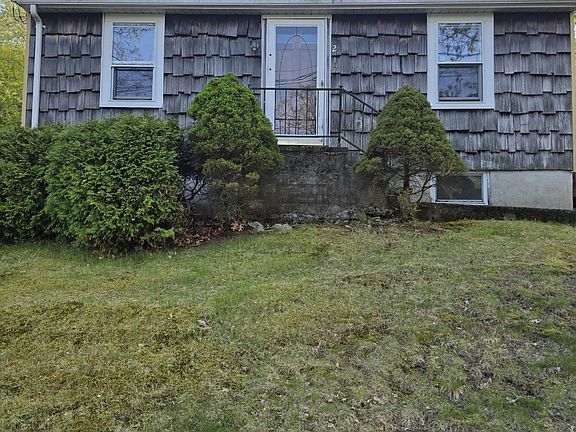 2nd image of 217 Mill St