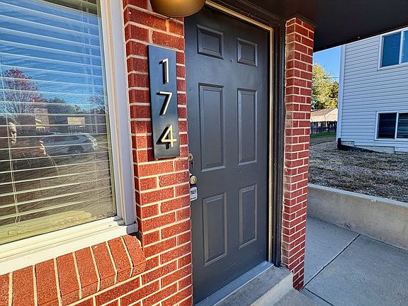 2nd image of 162-176 S Ingalls St #174