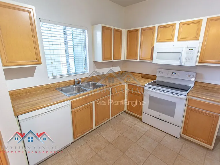 1970 N Hartford St #62 — Photo 12